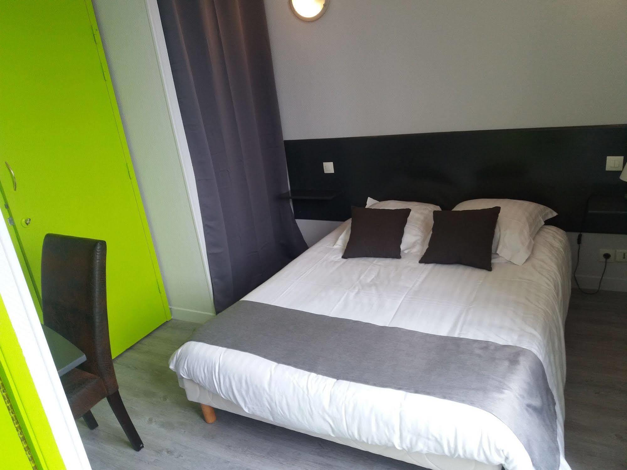 Hotel L'Ecailler à Ouistreham Extérieur photo